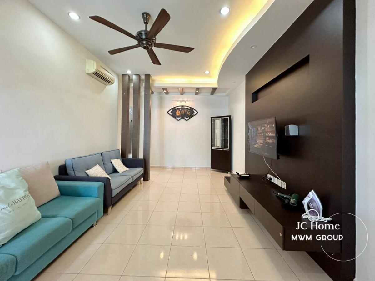 Bukit Indah 6pax Small Gathering House Bbq
