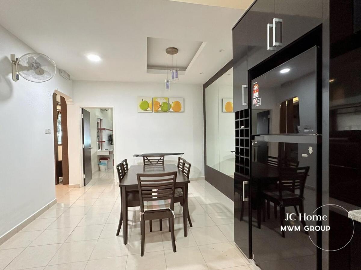 Bukit Indah 6pax Small Gathering House Bbq Pangsapuri Johor Bahru