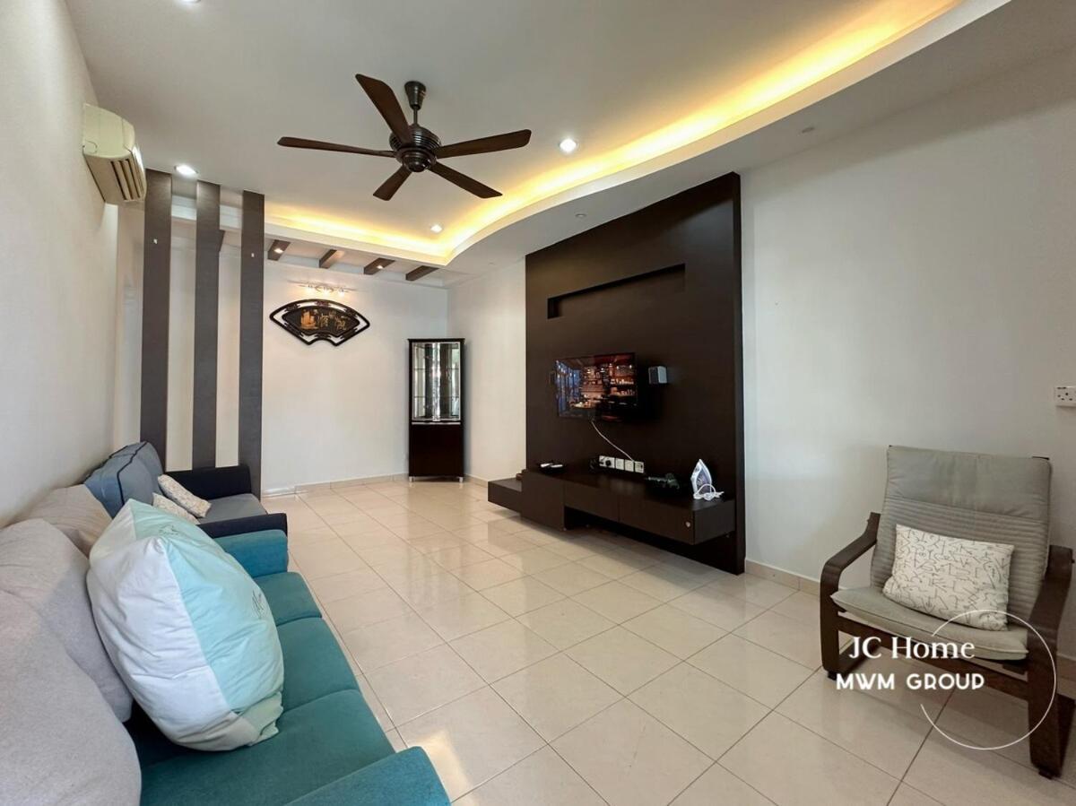 Bukit Indah 6pax Small Gathering House Bbq Pangsapuri